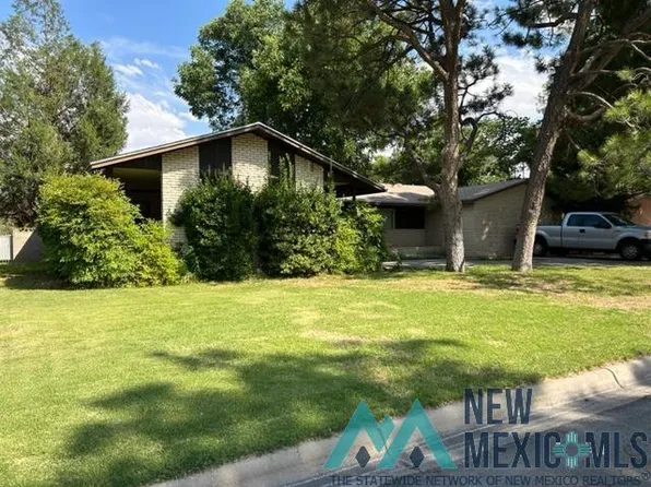 1212 Cedar Dr, Carlsbad, NM 88220