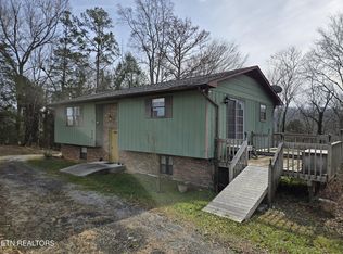 200 Sunset Ln, Harriman, TN 37748