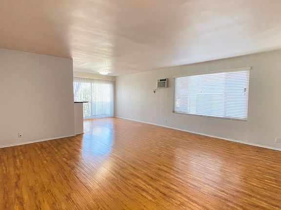 3rd image of 1641 Veteran Ave #7902