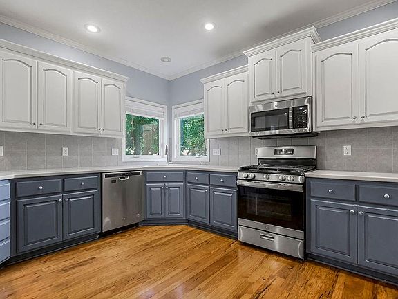 5th image of 14308 Ballentine St