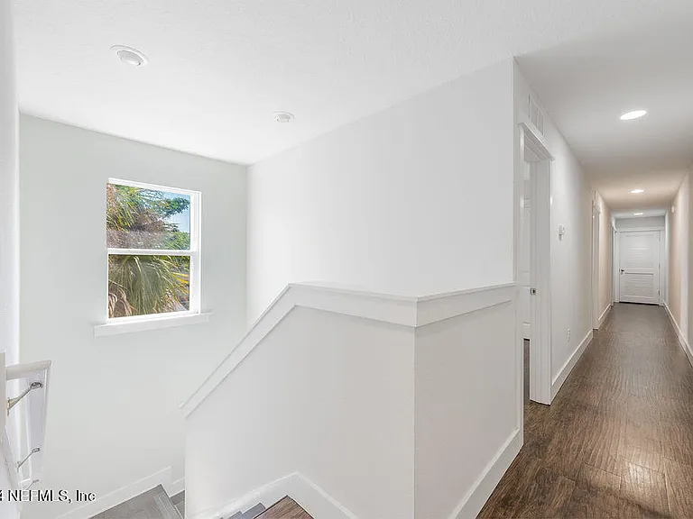 728 10th Ave S — Photo 20