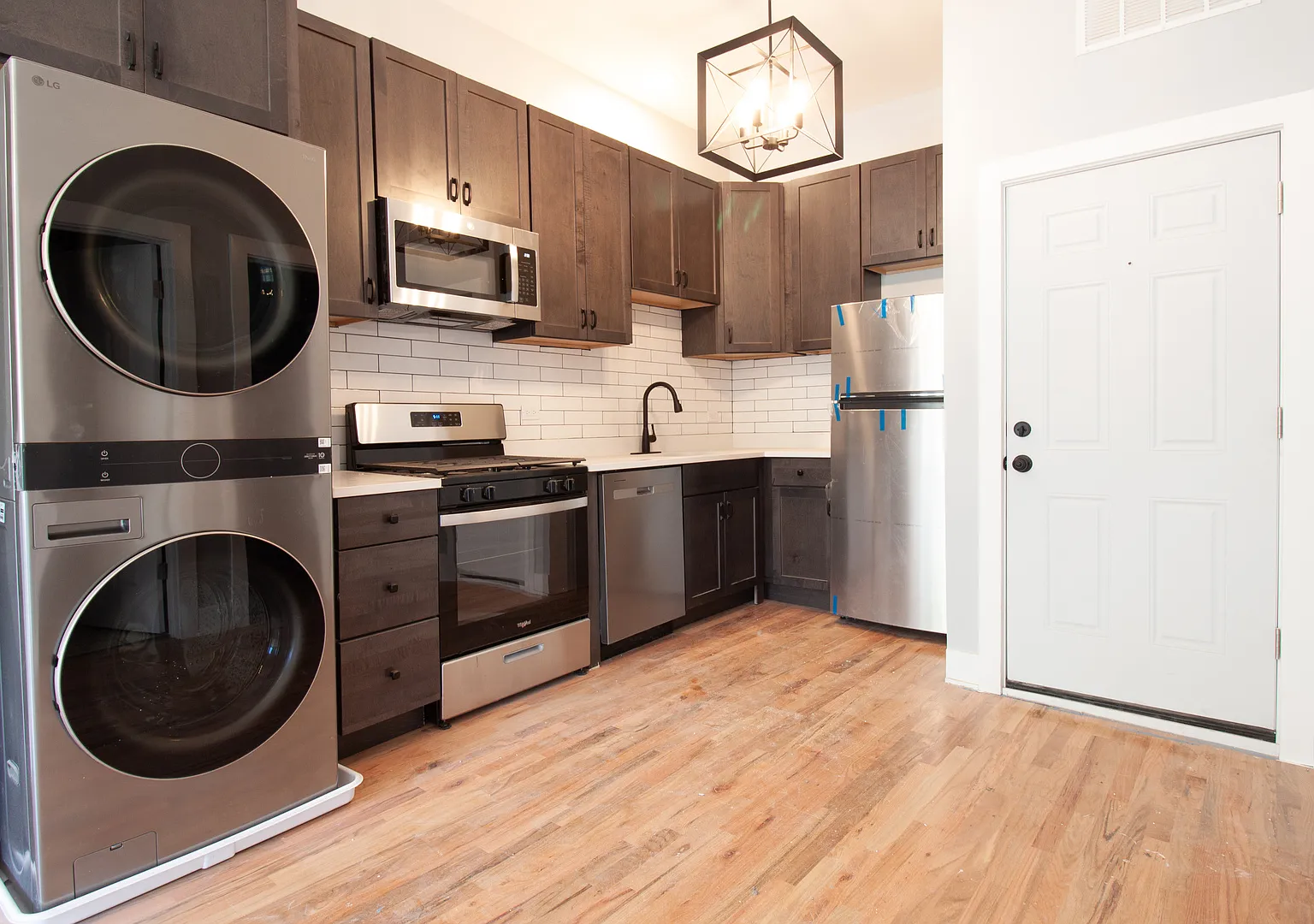 2 bed, 1100 sqft, $2,450 — Photo 2