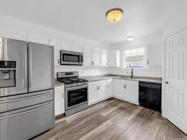 4242 apple tree, San Antonio, TX 78222