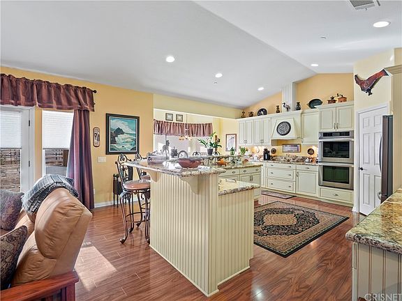 4th image of 40741 Giamillo Dr