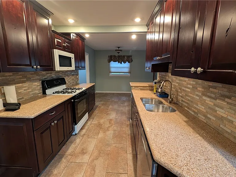 15 Wexford Rd — Photo 5