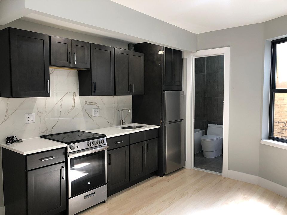 1st image of 2927 Morgan Ave #9