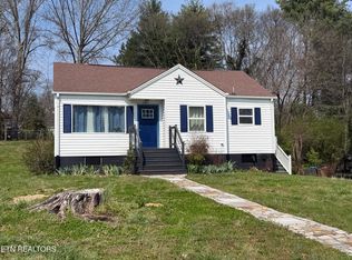 1303 NE Charles Dr, Knoxville, TN 37918