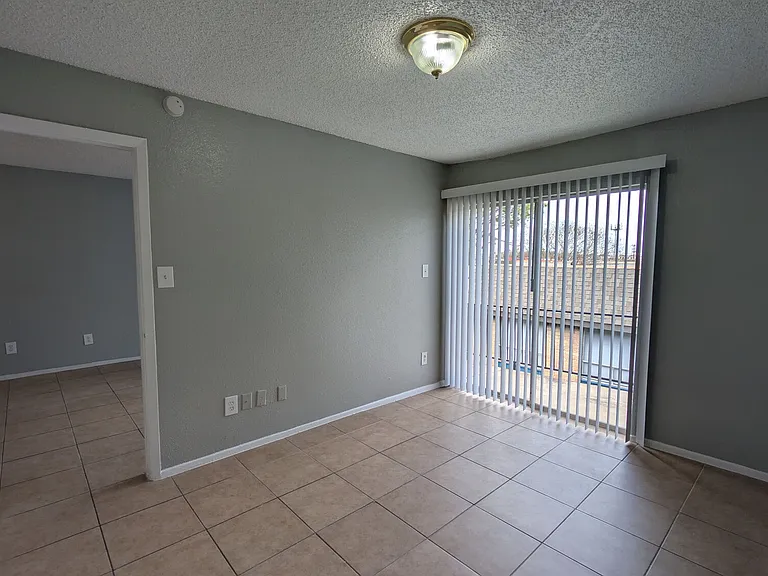 3737 Hillcroft Apartments — Photo 34