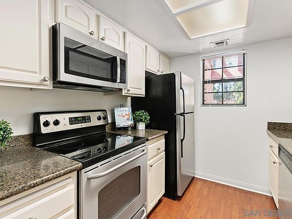 3rd image of 12063 Alta Carmel Ct Unit 160
