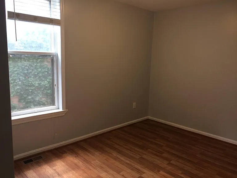 726 Maryland Ave NE — Photo 5