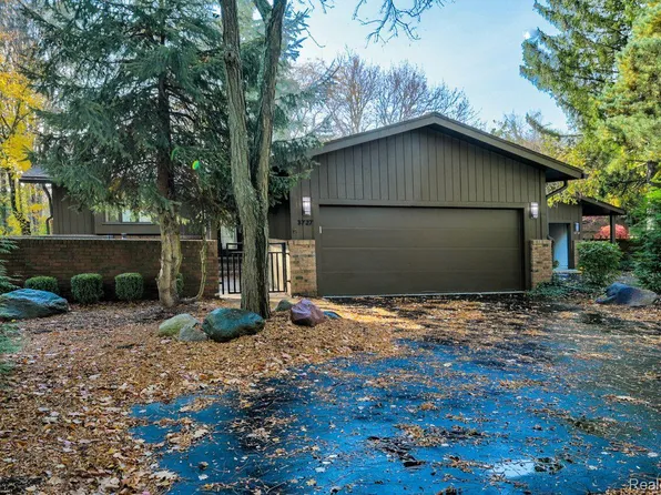 3727 Wabeek Lake Dr W, Bloomfield Hills, MI 48302