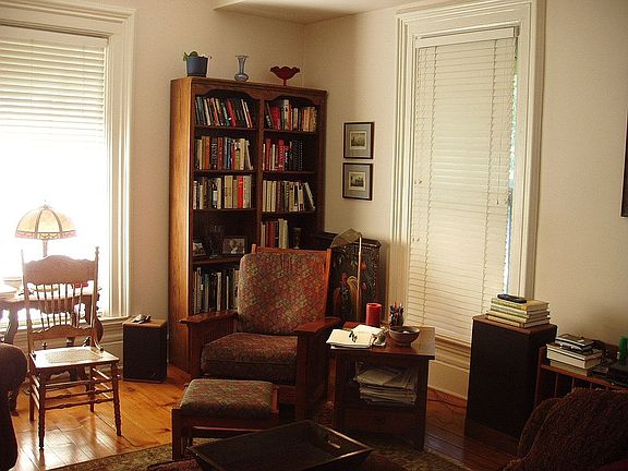 5th image of 2327 Pillsbury Ave
