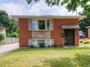 62 Scenic Dr, Kitchener, ON N2A2P6