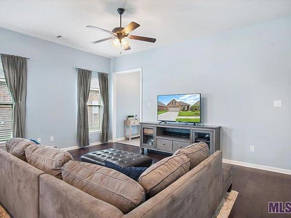 3rd image of 18298 Sunset Park Dr