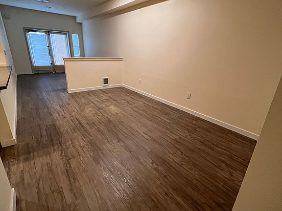 Unit 100 dining/living room