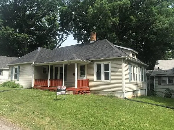 3 bed, 958 sqft, $1,350 — Photo 1