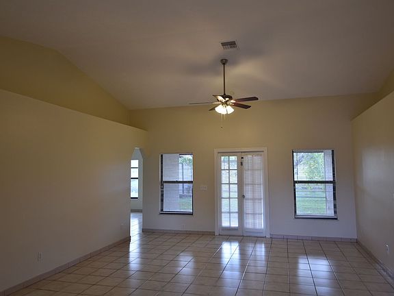 3rd image of 2320 SE Marius St
