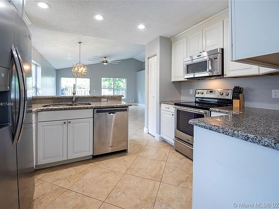 4th image of 9121 N Lake Park Cir N