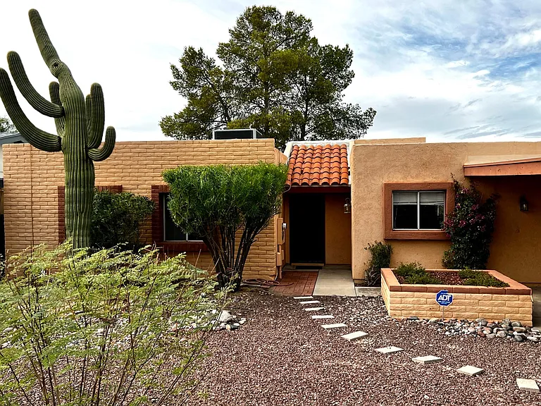 1422 S Moonflower Ln — Photo 1