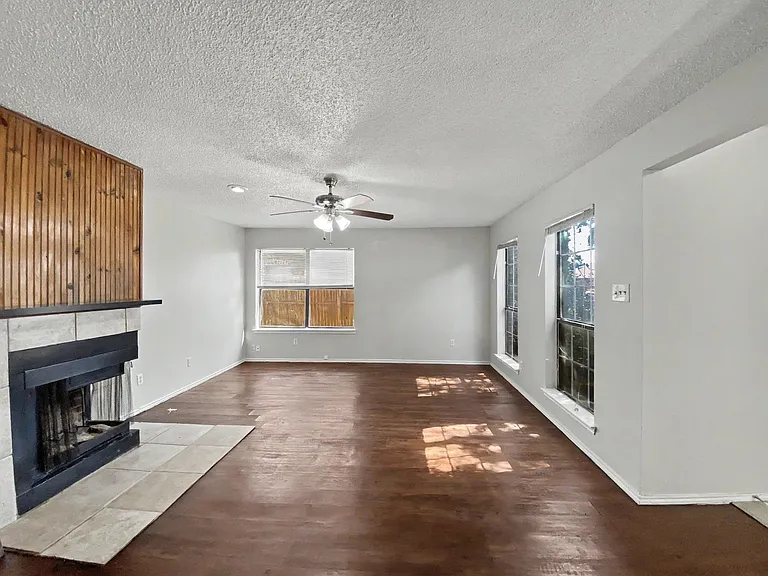 2202 Prairie Creek Trl — Photo 8