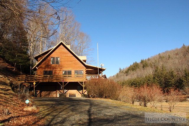 1st image of 807 Moonshadow Lane