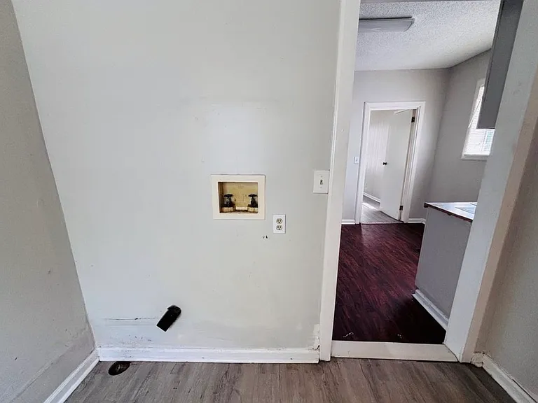 218 Broadway St — Photo 5