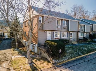 25 Glen Devin St, Amesbury, MA 01913