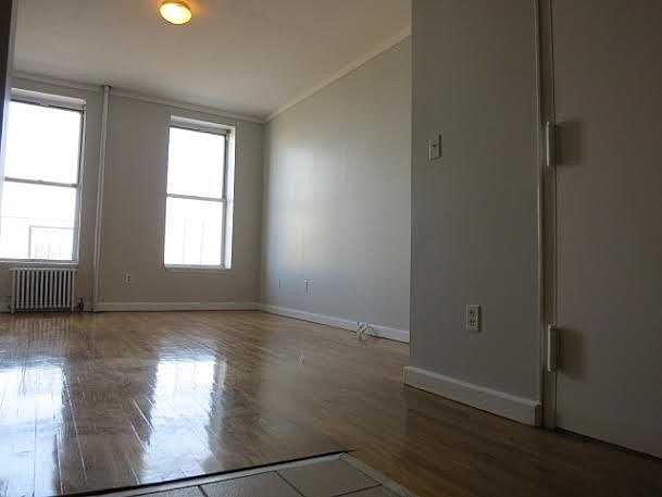 1st image of 1843 1st Ave APT 4S