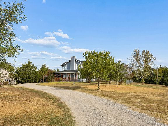 3rd image of 273 Greenview Ln