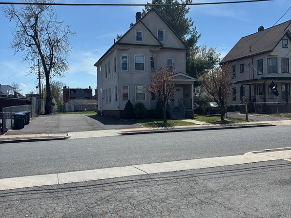 15 Bushnell Street, Hartford, CT 06114