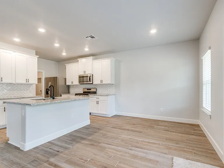 2379 Clubhouse Dr — Photo 5