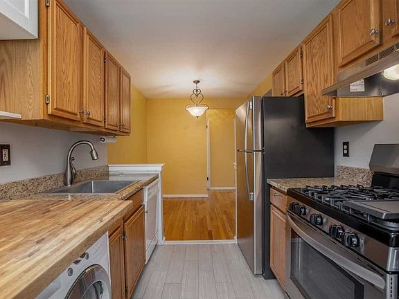 5th image of 28L Madison Park Gdns #28L