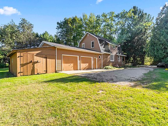 3rd image of 3472 Northwood Rd