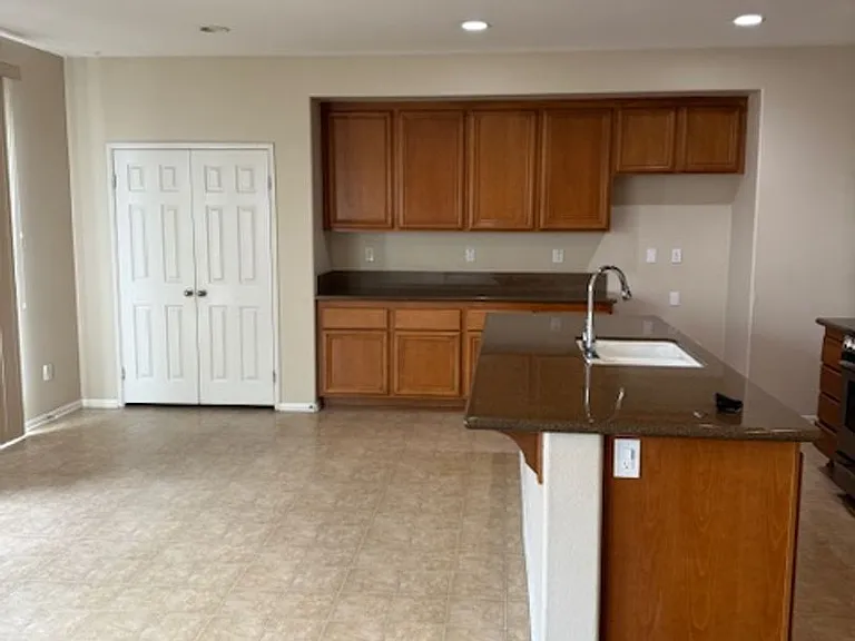1577 Leland St — Photo 13