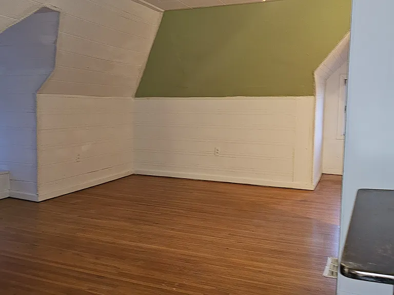 24 Mulberry St #1/2 — Photo 8