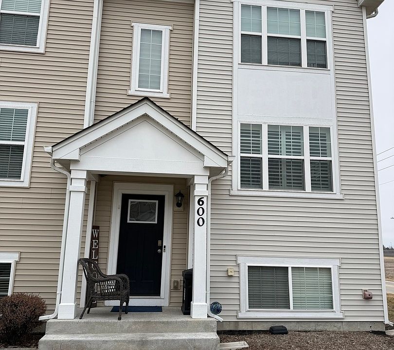 1st image of 600 Spring Leaf Dr