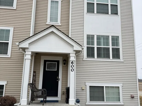600 Spring Leaf Dr, Joliet, IL 60431