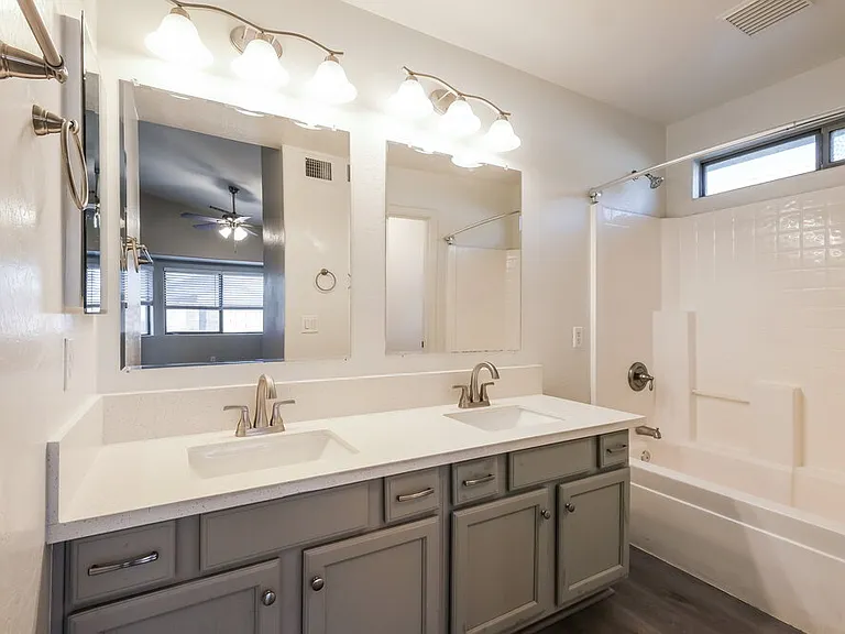 25703 W Saint Charles Ct — Photo 11