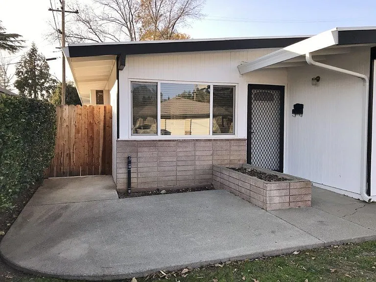511 Fir St — Photo 2