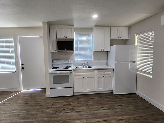 4th image of 2222 W Via Corona #D