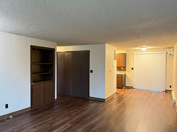 5th image of 4314-4388 State St #4330