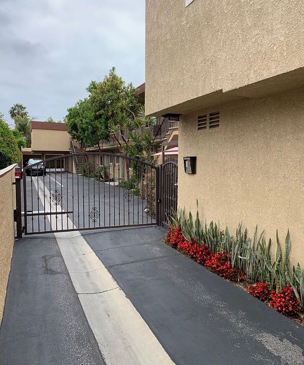 1st image of 4321 Inglewood Blvd