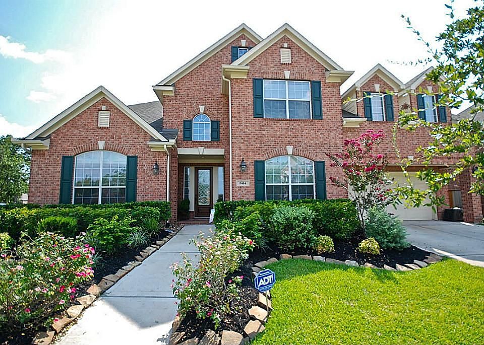 1st image of 8414 Crescent Knolls Dr