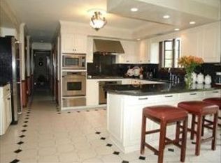 6820 County Line Ln, Burr Ridge, IL 60527