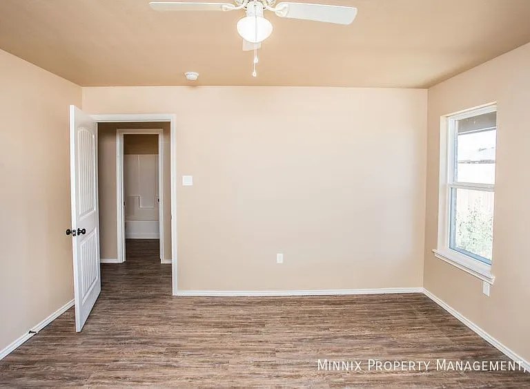 2602 N Avenue P — Photo 22