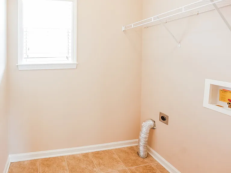 1112 Averett Ln — Photo 12