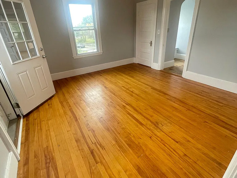 16 Crescent St #2 — Photo 8