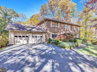 8150 Wolf Run Shoals Rd, Clifton, VA 20124