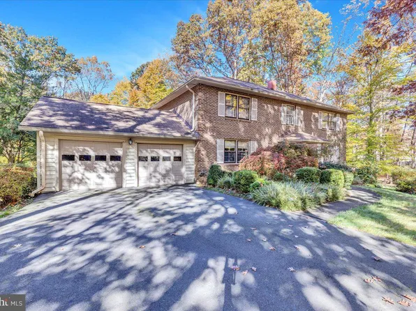 8150 Wolf Run Shoals Rd, Clifton, VA 20124