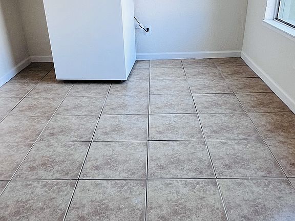 3rd image of 2508 Antoine Ct #3
